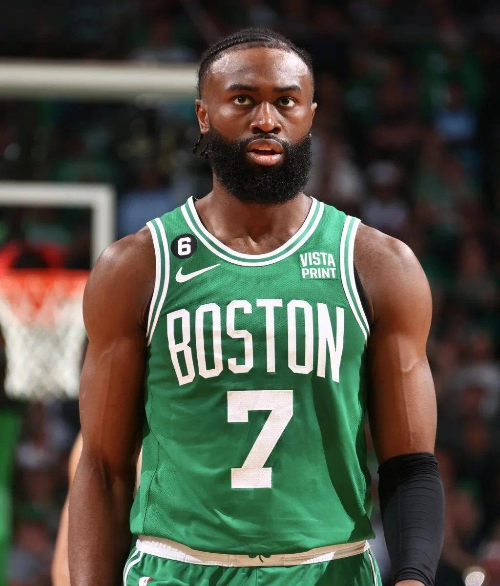 詹姆斯：里夫斯可能有点累而东契奇历经长途跋涉，我状态很好（詹姆斯：里夫斯略显疲态，东契奇舟车劳顿，我状态正佳）