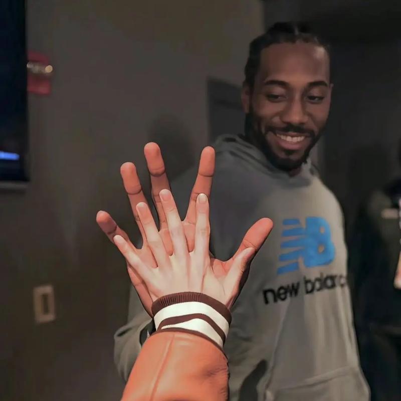 媒体人：13名球员出征韩国，张宁等五名集训球员已解散各自回队（媒体人称：13人赴韩，张宁等5名集训球员已离队回各队）