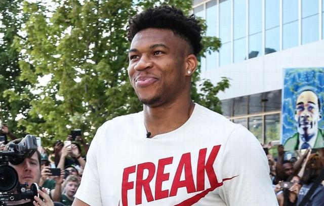 米体：没有俱乐部会在1月签受伤球员，尤文将DV9撤出冬窗市场（米体：一月市场球队避签伤员，尤文已将DV9从冬窗挂牌中撤下）