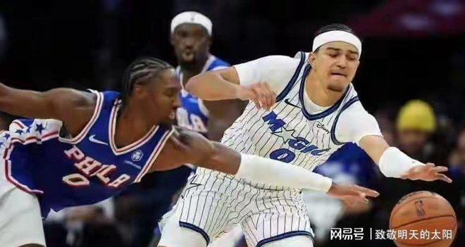 球星连续抢下关键篮板（核心球员连摘关键篮板）