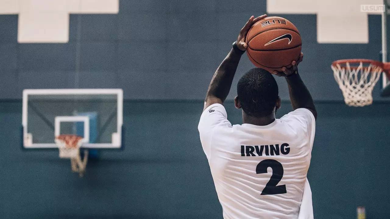 弗罗因德：在和合同将到期的球员谈话，转会窗不让我们紧张（弗罗因德：正与合同即将到期的球员沟通，转会窗不会让我们紧张）