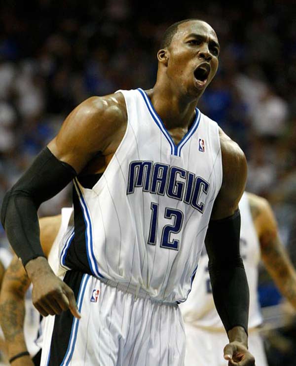 美记：德拉蒙德受伤后在球员通道坐上了轮椅（美媒：德拉蒙德受伤后在球员通道被推上轮椅）